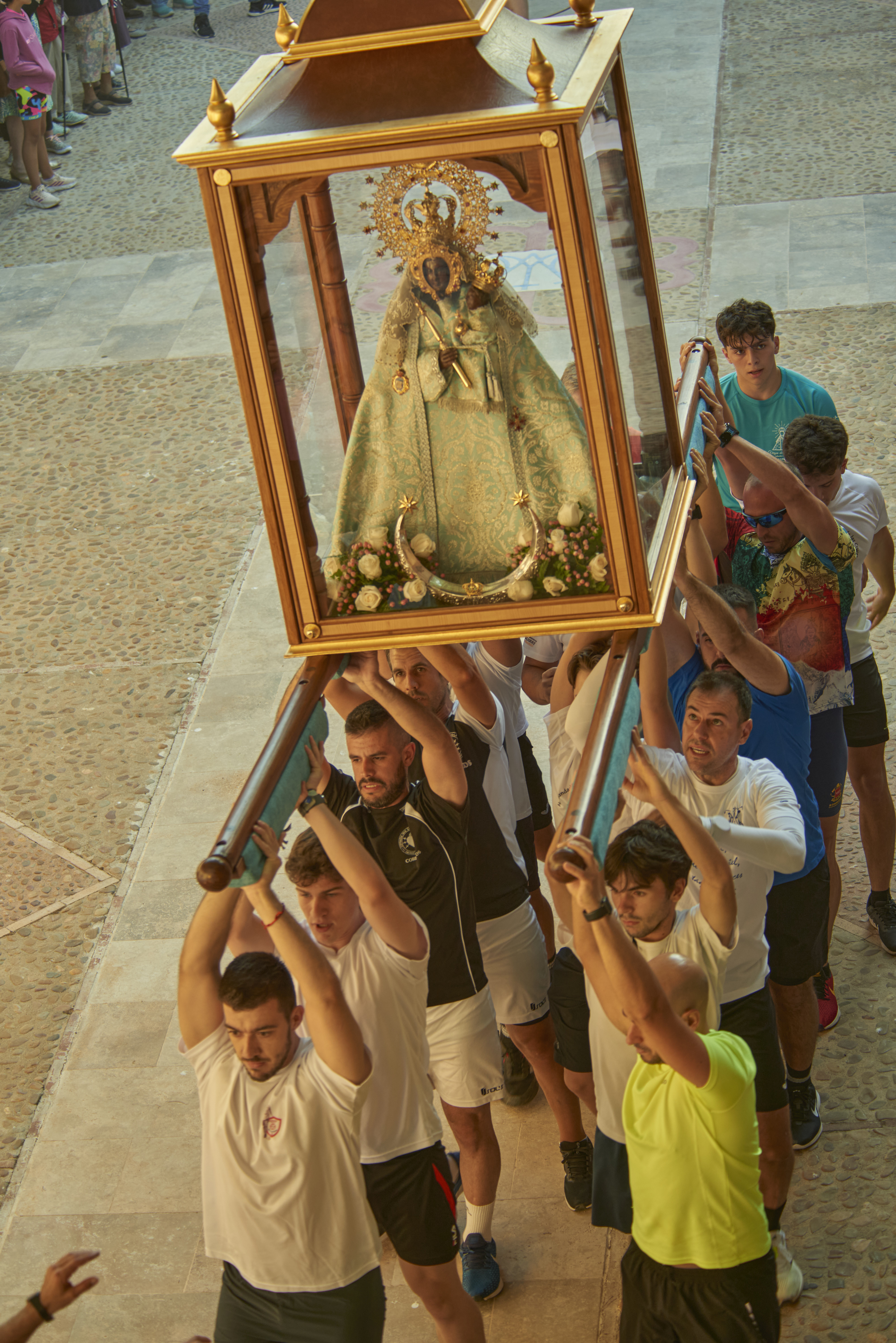 Llegada de la Virgen Ntra. Señora de las Cruces hacia el santuario Virgen de las Cruces, Daimiel (© P. Jiménez)