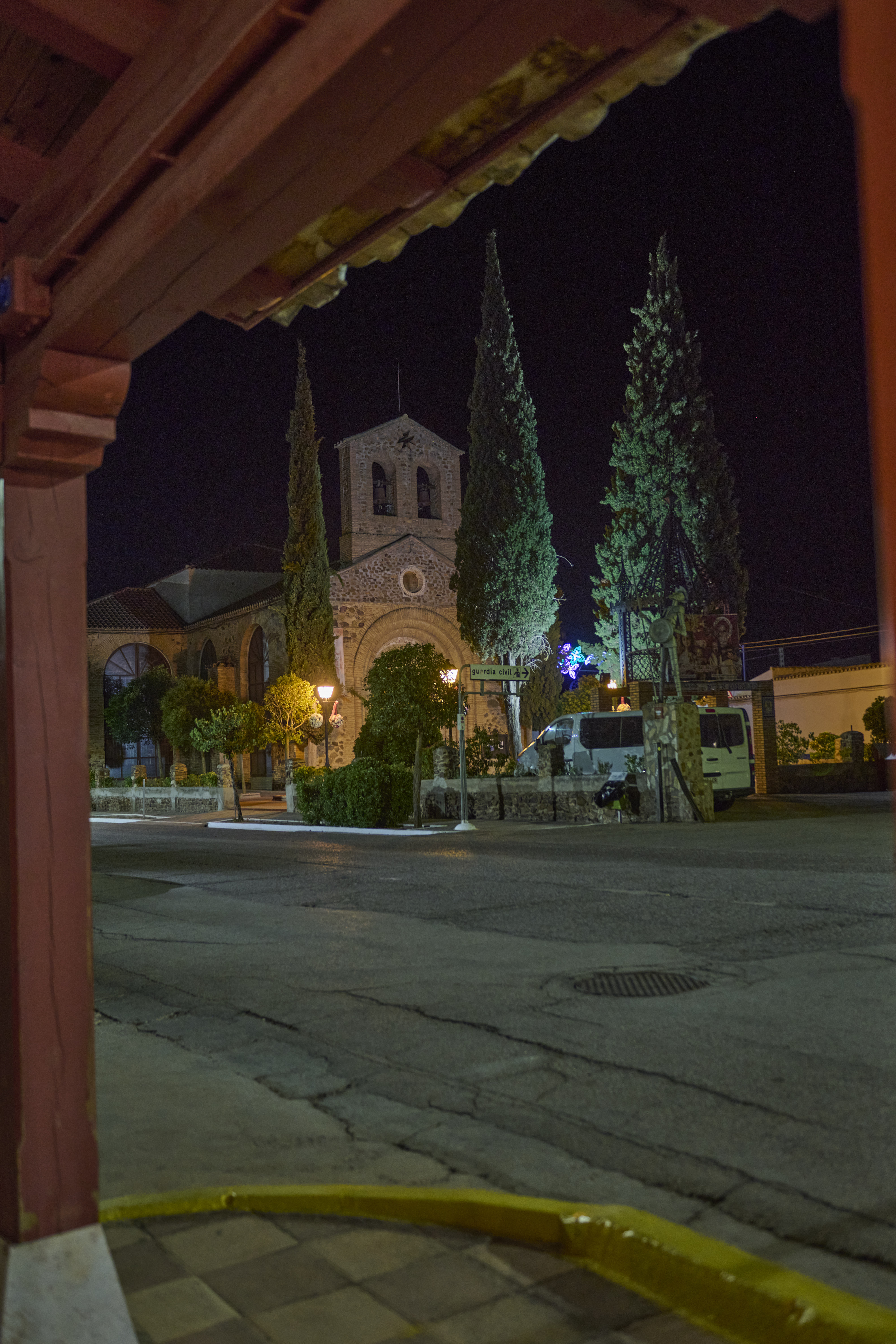 Vista nocturna del entorno de la parroquia Ntra. Sra. del Gran Consejo
